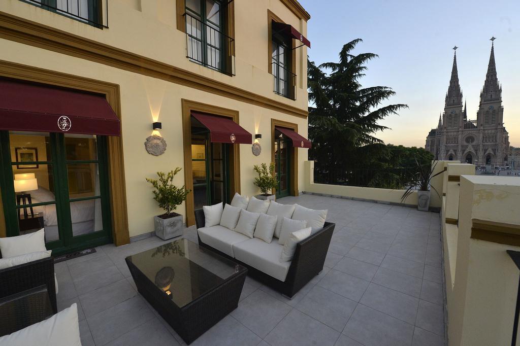 Real Hotel Lujan Buitenkant foto