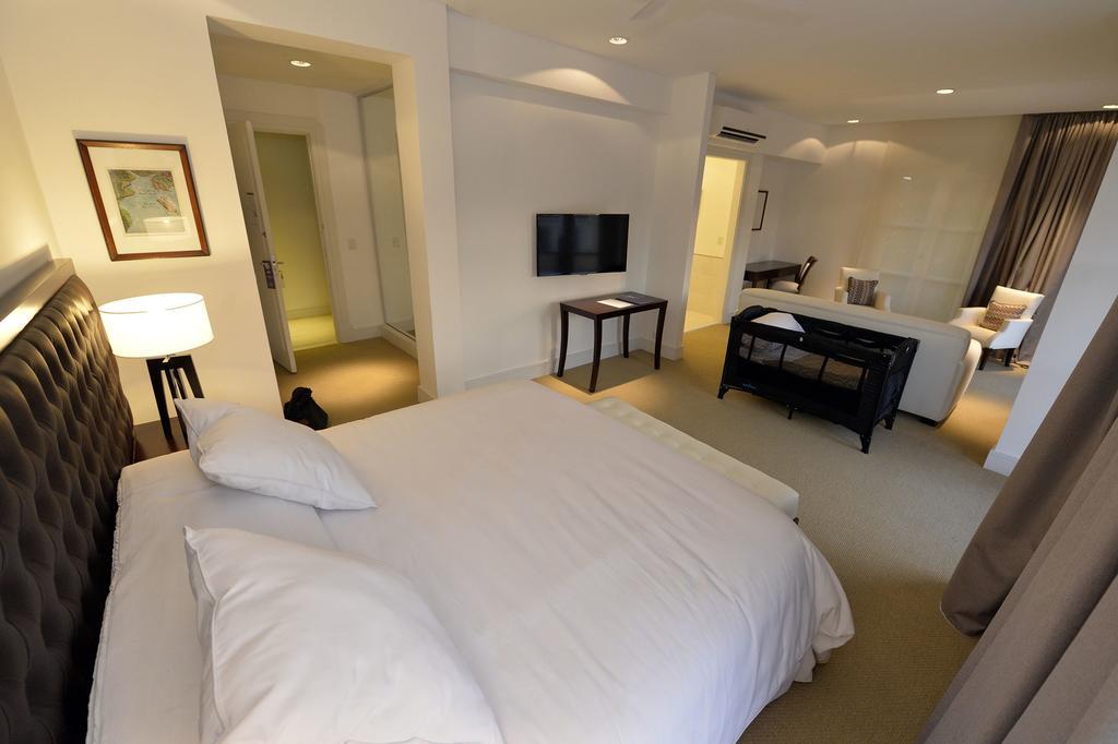 Real Hotel Lujan Buitenkant foto