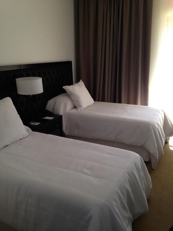 Real Hotel Lujan Buitenkant foto